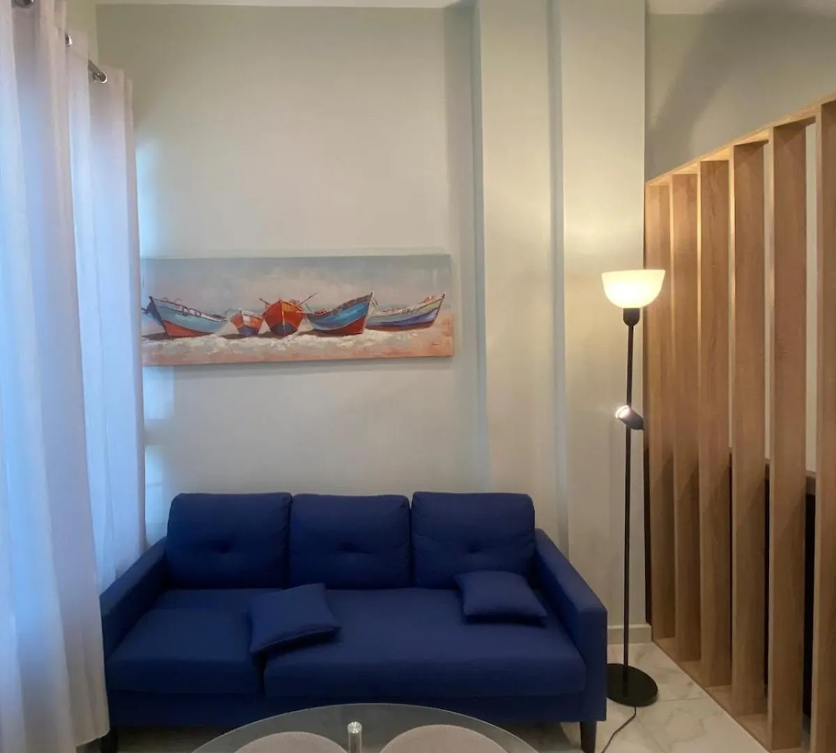 Stylish Modern Flat Downtown location